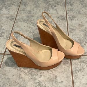 BCBGeneration Beige/Tan/Nude Wedge Platform Sandals Sz 10